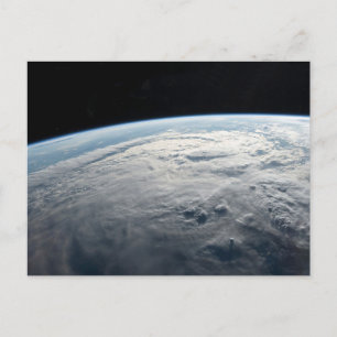 tropische cycloon idai boven de kust van afrika. briefkaart