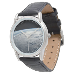 tropische cycloon idai boven de kust van afrika. horloge