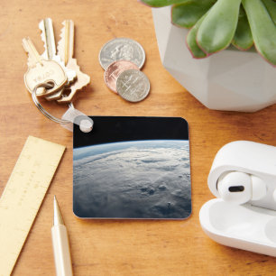 tropische cycloon idai boven de kust van afrika. sleutelhanger