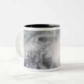 Tropische cycloon Nicholas uit Australië Tweekleurige Koffiemok (Voorkant links)