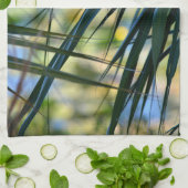 Tropische handpalmen zonder grenzen Blauwe Groene Theedoek (Gevouwen)