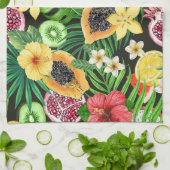 Tropische mix-fruit, bloemen en bladeren op zwart theedoek (Gevouwen)