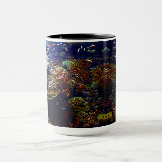 Tropische Mok vis en kleurrijk koraalrif voor vade (Midden)