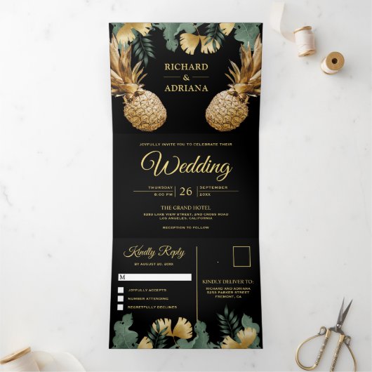 Tropische Palm Zwart Goud Ananas Bruiloft Drieluik Uitnodiging (Binnen)