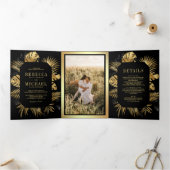 Tropische palmfoto van Black and Gold Foil Weddens Drieluik Uitnodiging (Binnen)