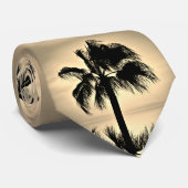 Tropische palmreflecties tegen een gouden hemel stropdas (Opgerold)