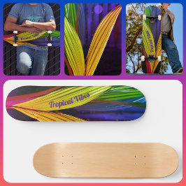 Tropische virussen met heldere kleurrijke handpalm skateboard