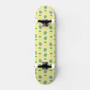Tropische zomer ananas- en palmenbladerenpatroon skateboard