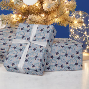 Trossen Zwarte Bes, Blauwe Bladeren Op Beige Cadeaupapier