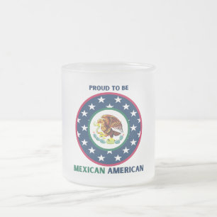 TROTS OM MEXICAANS-AMERIKAANS TE ZIJN MATGLAS KOFFIEMOK