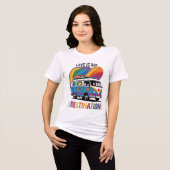 Trotse camper – Rainbow RV Pride T-shirt (Voorkant volledig)