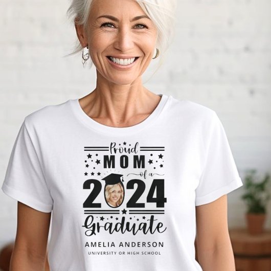 Trotse moeder van een 2024 Afstuderen T-shirt