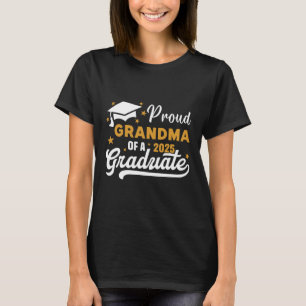 TROTSE OMA VAN EEN AFSTUDEREN KLASSE VAN 2025 IN 2 T-SHIRT