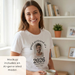 Trotse Vriendin van 2026 Afgestudeerde Boog Foto T-shirt