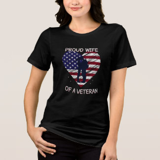 Trotse vrouw van een veteraan Tri-Blend shirt