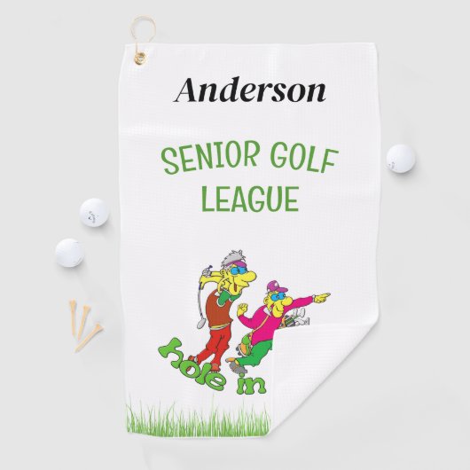 Trou supérieur dans une serviette de golf (En situation)