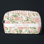Trousse De Toilette Élégant Rose Garden Voyage<br><div class="desc">Transportez vos essentiels de jour de mariage dans le style avec notre Elegant Rose Rose Garden Travel Pouch. Orné de roses d'aquarelle, il est le parfait mélange de beauté et de fonction pour les mariées, les demoiselles d'honneur ou les voyages de noces. Ce sac d'accessoires fait partie d'une collection de...</div>