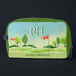 Trousse De Toilette Golf Thème Parcours Greens Monogramme Nom<br><div class="desc">Ce kit amusant dopp est pour la personne qui vient immédiatement à l'esprit qui aime juste jouer au golf. Personnalisé avec leur monogramme / initiales et le nom. si vous avez besoin d'aide au design ou une demande spéciale, envoyez-nous un conversation et nous ferons en sorte que cela se passe...</div>