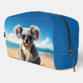 Trousse De Toilette Koala sur une plage de sable (Coin droit)