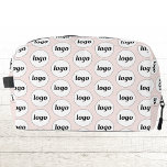 Trousse De Toilette Logo Motif promotionnel Business Blush Pink<br><div class="desc">Ajoutez votre propre logo à ce design. Minimaliste et professionnel. Idéal pour un produit promotionnel pour vos employés,  employés,  clients et clients. Idéal pour les salons,  les voyages,  les événements d'entreprise ou sportifs et les cadeaux. Pour les autres versions,  consultez la collection.</div>