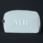 Trousse De Toilette Monogramme initial minimaliste bleu moderne<br><div class="desc">Kit Dopp Monogramme initial minimaliste bleu moderne. Créez votre propre sac de kit dopp personnalisé avec un nom initial personnalisé.</div>