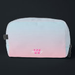 Trousse De Toilette Monogramme Moderne Chic Rose Bleu Pastel Ombre<br><div class="desc">Sac de toilette cosmétique moderne 90s chic,  ombre avec monogramme personnalisé et nom.</div>