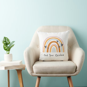 Trouvez votre coussin de coeur d'amour arc-en-ciel