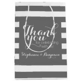 Trouw Trouwkaart met modern gestreept patroon Medium Cadeauzakje (Voorkant)