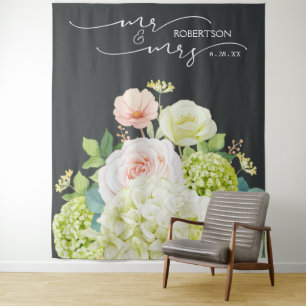 Trouwachtergrond met bloemenbanner voor meneer en  wandkleed