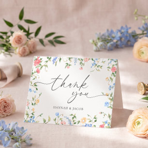 Trouwdag met zachte pastelkleuren en wilde bloemen bedankkaart