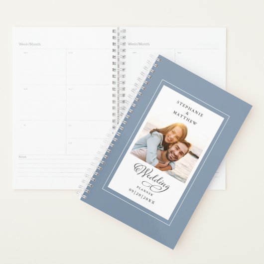 Trouwfoto custom dusty blue elegante script planner (Display)
