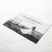 Trouwfoto met Kerstmis Foto van pasgetrouwden Folie Feestdagenkaart (Gedraaid)