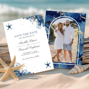 Trouwfoto met zeester in marineblauw save the date