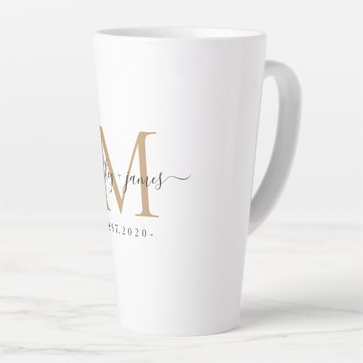 Trouwgoud Monogram Namen Jaar EST Latte Mok (Rechterhoek)