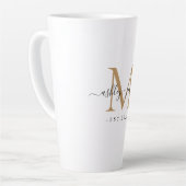 Trouwgoud Monogram Namen Jaar EST Latte Mok (Linkerhoek)