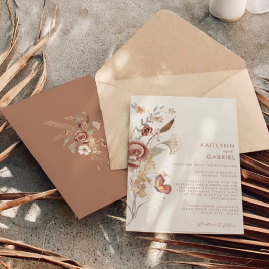 Trouwkaart met aquarel wilde bloemen in terracotta kaart