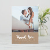 Trouwkaart met foto en bedankje op kraftpapier bedankkaart (Staand voorkant)