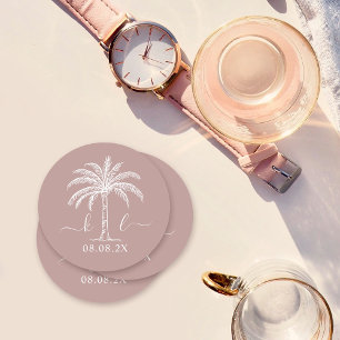 Trouwlogo met op maat gemaakt monogram en palmboom ronde kartonnen onderzetter