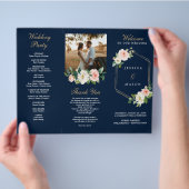 Trouwprogramma met foto in Navy Blue en Goud Flyer (Hand)