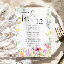 Trouwtafel met wilde bloemen zitplaatsindeling voo