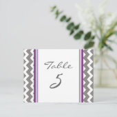 Trouwtafel Nummer Kaarten Grijs Paarse Chevron (Staand voorkant)