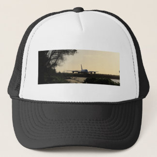 Trucker Hat met Airbus A380 Vliegtuig bij zonsopga Trucker Pet