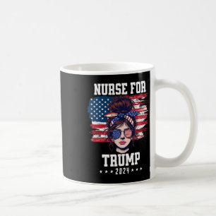 Trump 2024 Nurse Messy Bun Amerika Vlag voor Wo Koffiemok