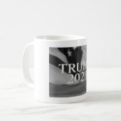 TRUMP 2028 KOFFIEMOK (Voorkant links)