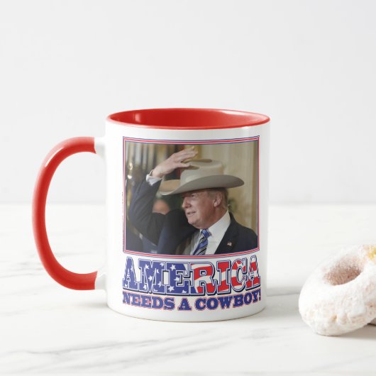 TRUMP-AMERIKA-COWBOY MOK (Met donut)