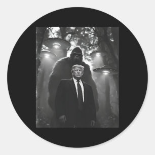 Trump Bigfoot Ufo Alien Ontmoeting Uap Invasie Com Ronde Sticker