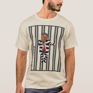 Trump en prison porte un T-shirt