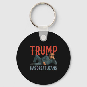 Trump heeft mooie spijkerbroeken en grappige polit sleutelhanger