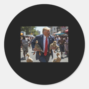 Trump houdt eend en kat en stemt Trump-huisdieren Ronde Sticker