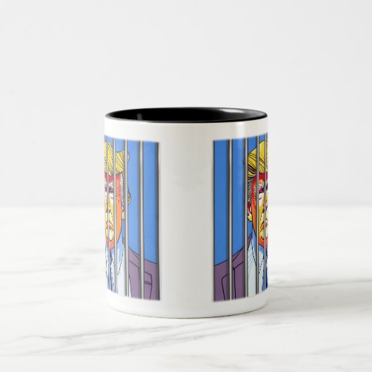 Trump in Jail Two-Tone Mok, 11 oz Tweekleurige Koffiemok (Center)